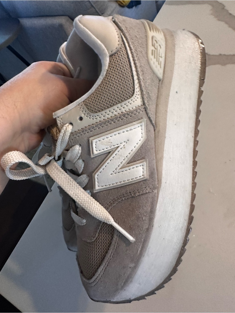 New Balance women Grey and White Classic Sneaker - Picture 2 of 11